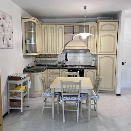 Casa Lora Appartement Sirmione Buitenkant foto
